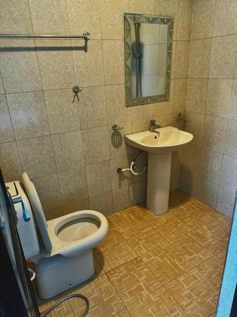 Chanidu Ella Inn Kültér fotó