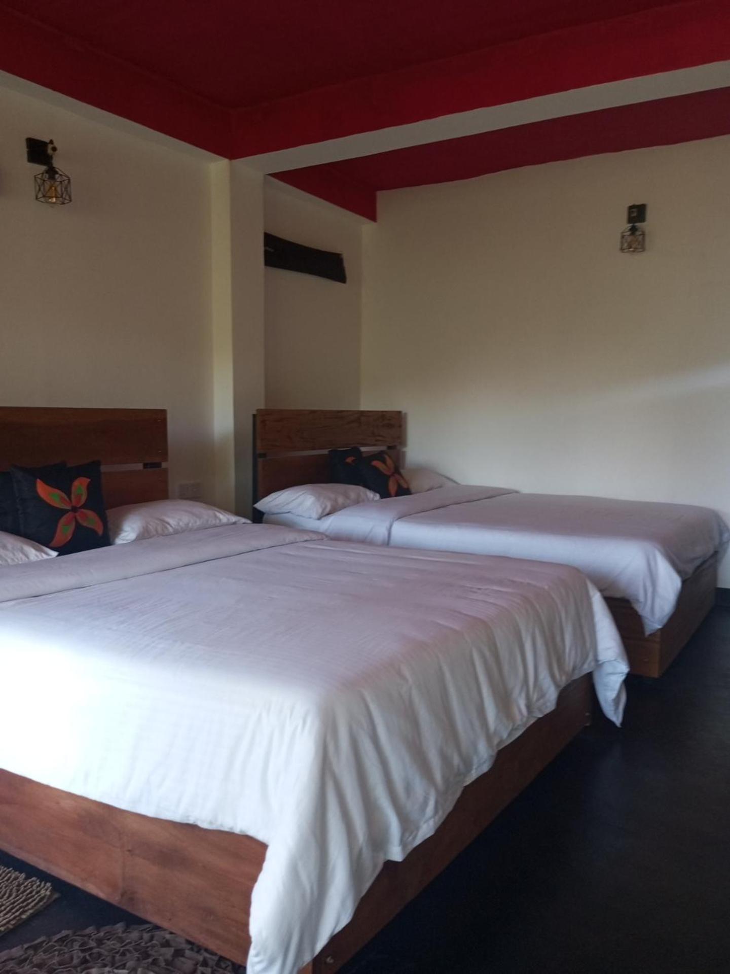Chanidu Ella Inn Kültér fotó